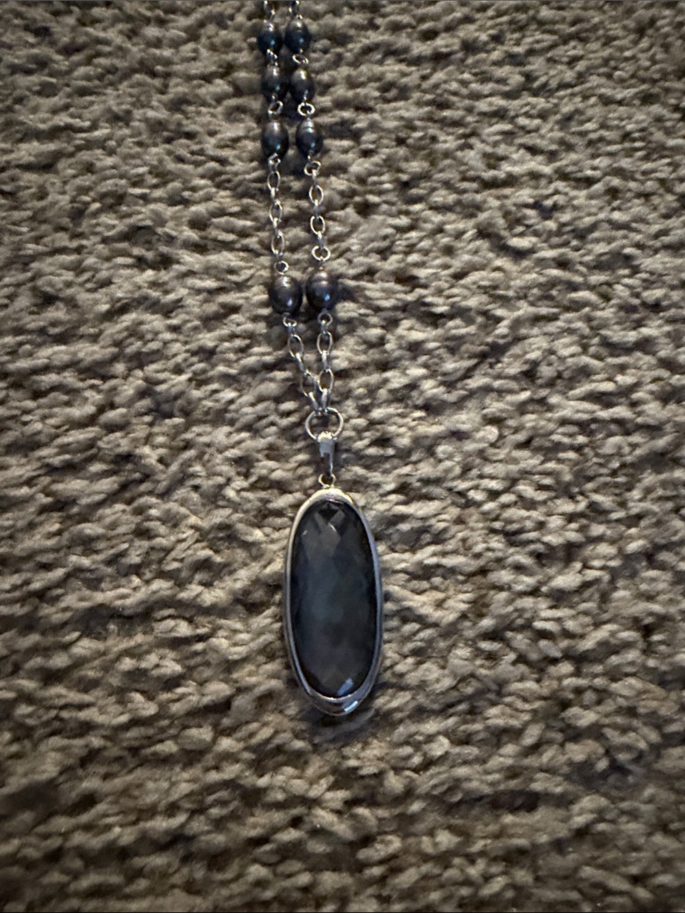 Elegant Black Bead Pendant Necklace - Women Jewelry